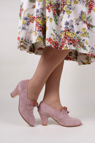 1940s pumps in suede with velvet laces - Powder Rose - Esther