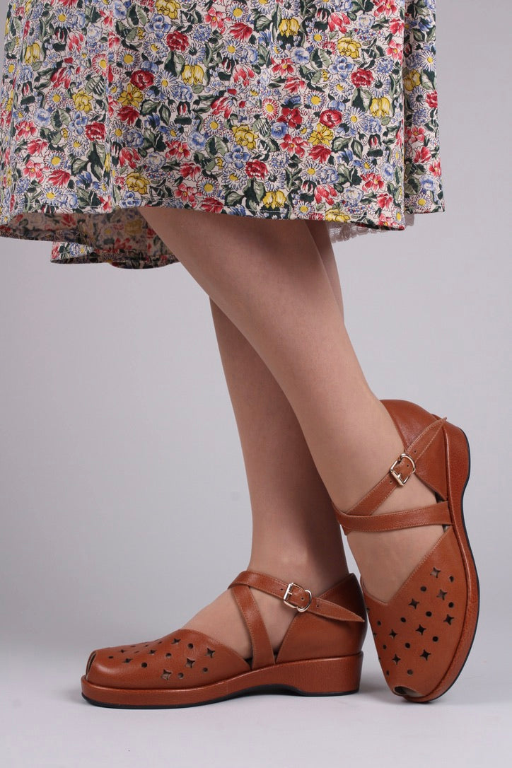 1940s style summer sandals /  wedges - Brown - Norma