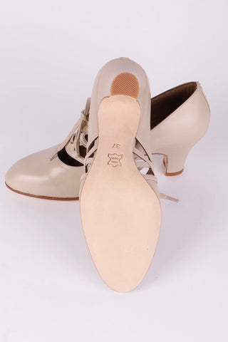 1930s everyday lace - up pumps - Off - White - Eva - memery