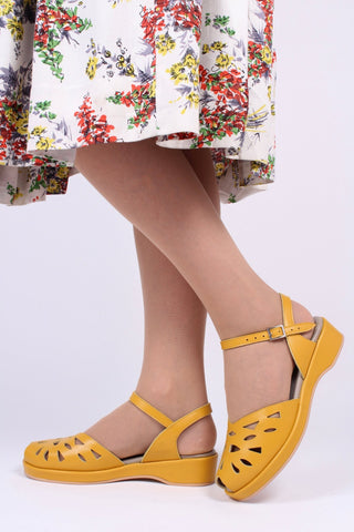 1940s / 50s summer wedge sandals - Mustard Yellow - Sidse - memery