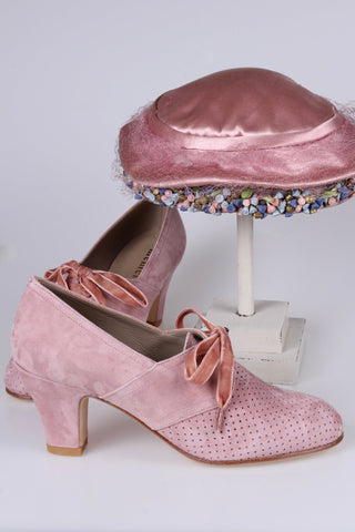 1940s pumps in suede with velvet laces - Powder Rose - Esther - memery