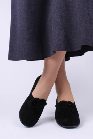1940s style suede pumps with a rosette - Black - Luise - memery