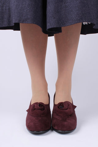 1940s style suede pumps with a rosette - Plum - Luise - memery