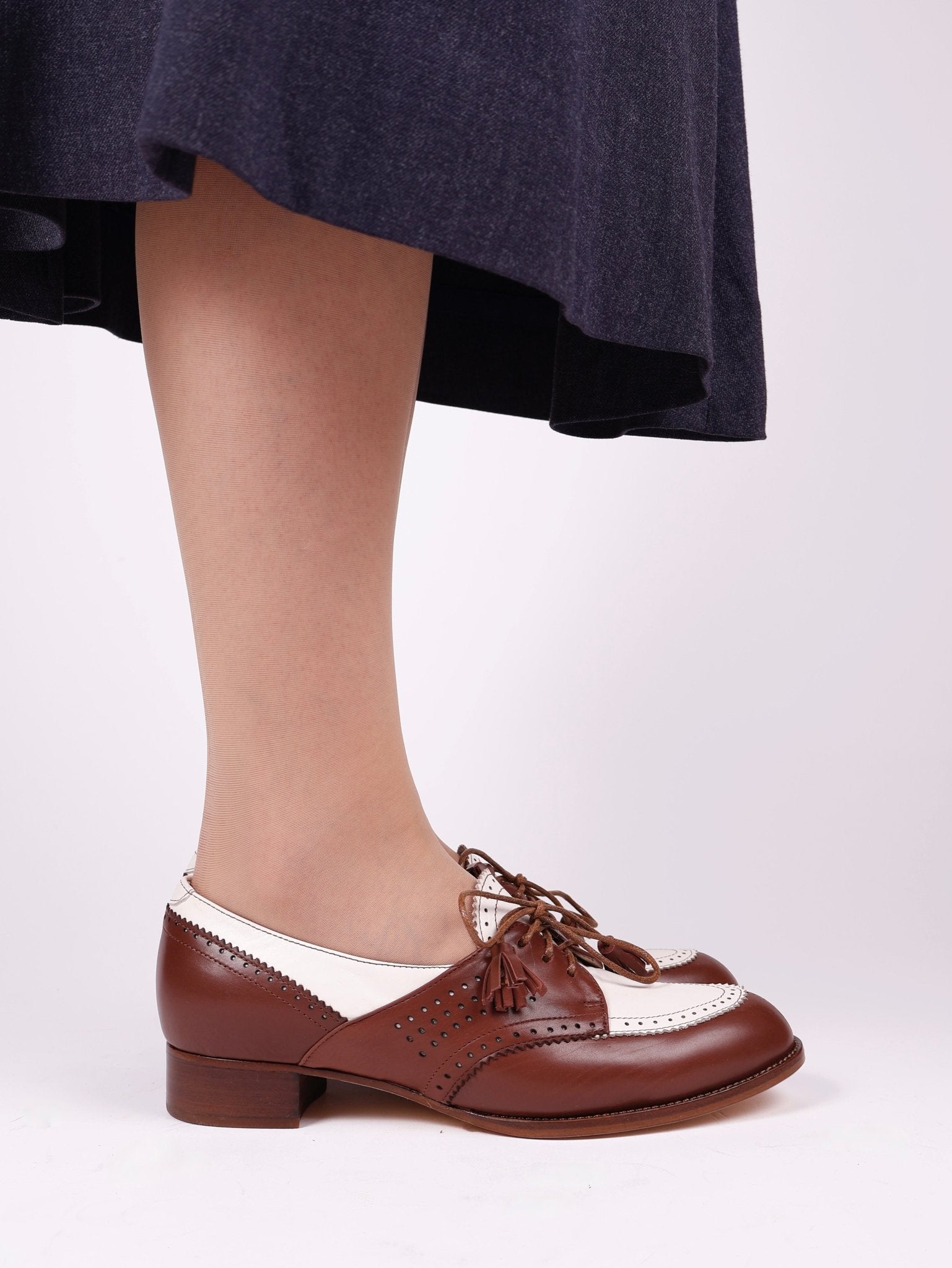 1940s Two-tone Spectator shoes - Brown And Off-White - Grace memery 1940s Two-tone Spectator shoes - Brown And Off-White - Grace memery