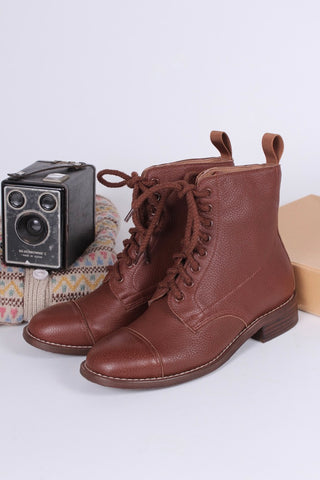 1940s Women's Military Boots - Brown - Robbie