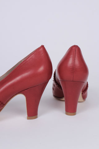 1930s everyday pump with details in suede - red - Stella