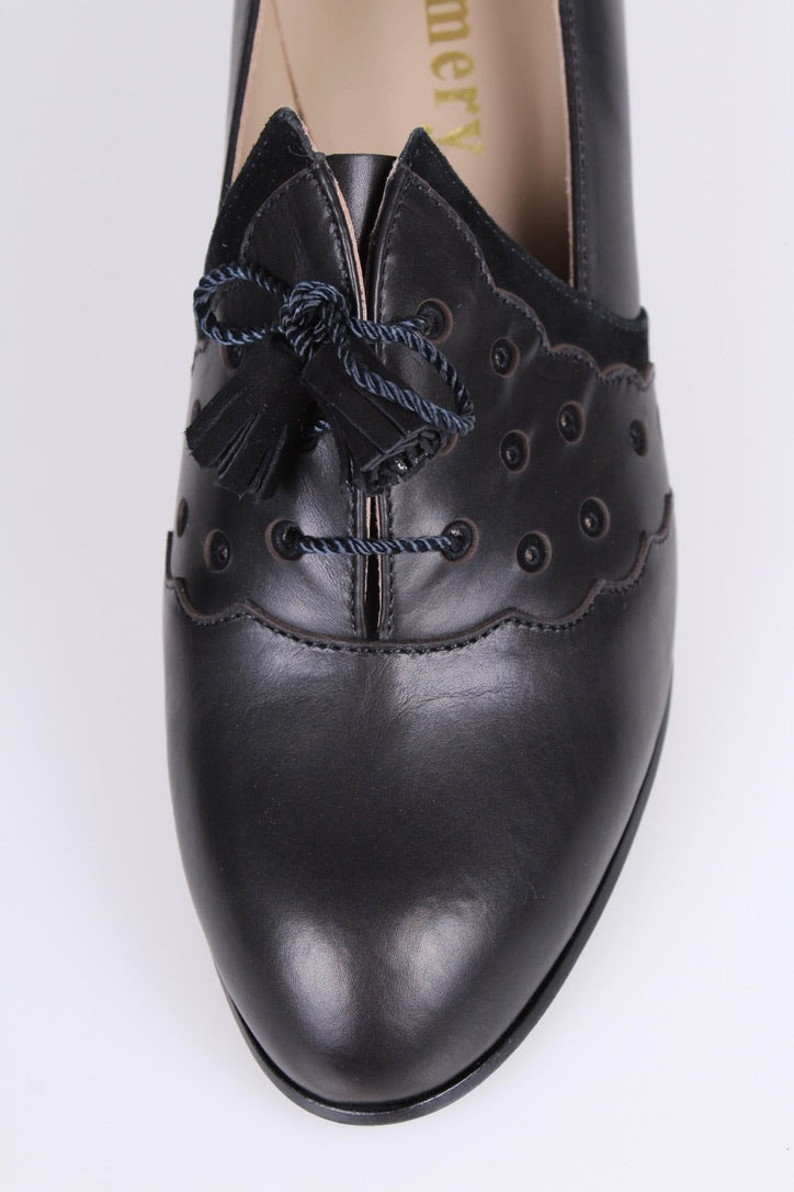 1930s everyday Oxford shoes with tassels, black, Mildred