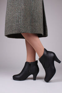 1950s style high heel ankle boots with woolen lining - Black - Laura