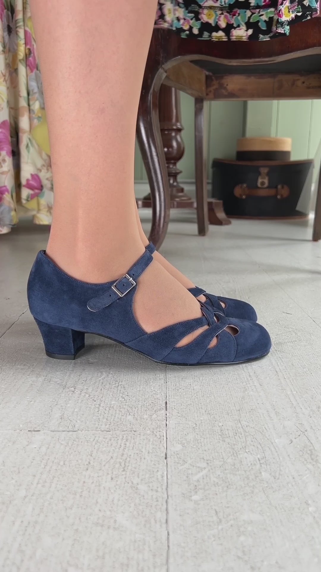 Everyday 1930s /1940s style suede sandals - Navy blue - Ida