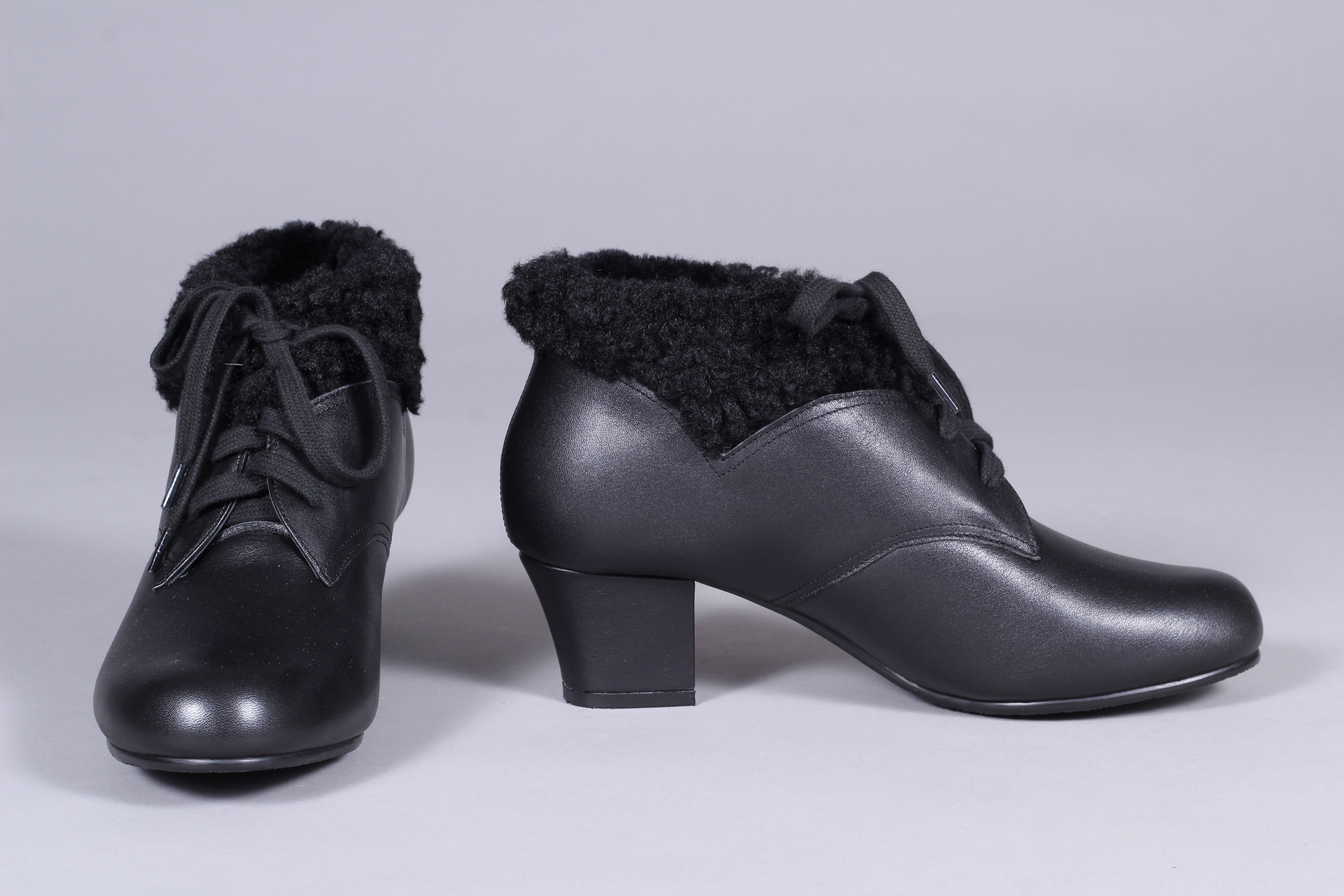 Soft 1940s /1950s style booties with fur - Black - Karin – memery